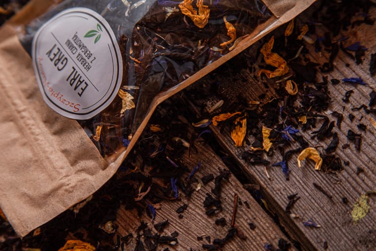 Herbata earl grey firmy Szczypta_natury, która zawiera prawdziwą bergamotkę