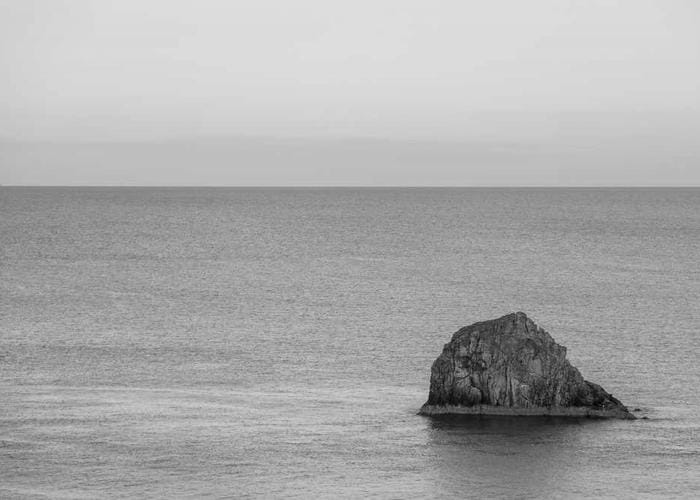 Color wheel showing primary and secondary color relationships